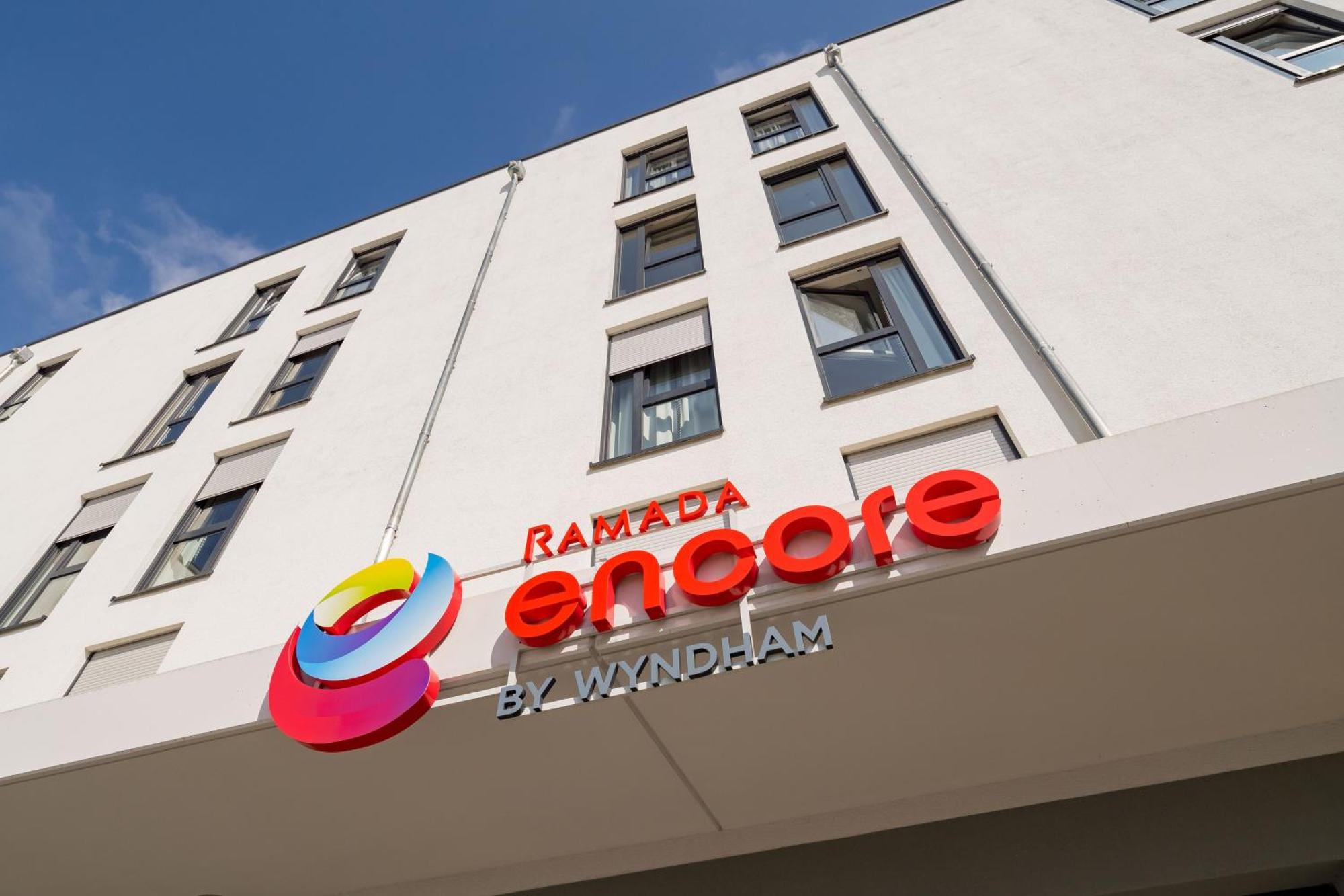 Ramada Encore By Wyndham Munich Messe Exterior photo